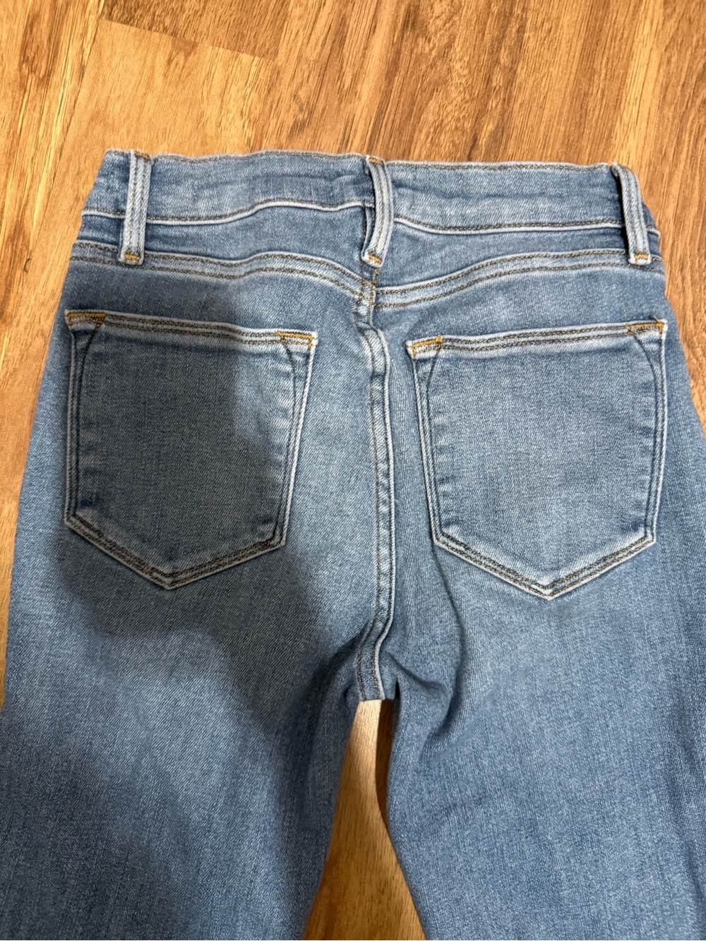 Frame Denim Medium Wash High-Rise Skinny Jeans with Frayed Hem - Picture 3 of 10